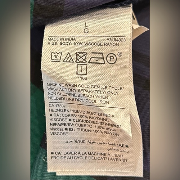 Old Navy Plaid Short Sleeve Blouse Size L - Picture 3 of 6